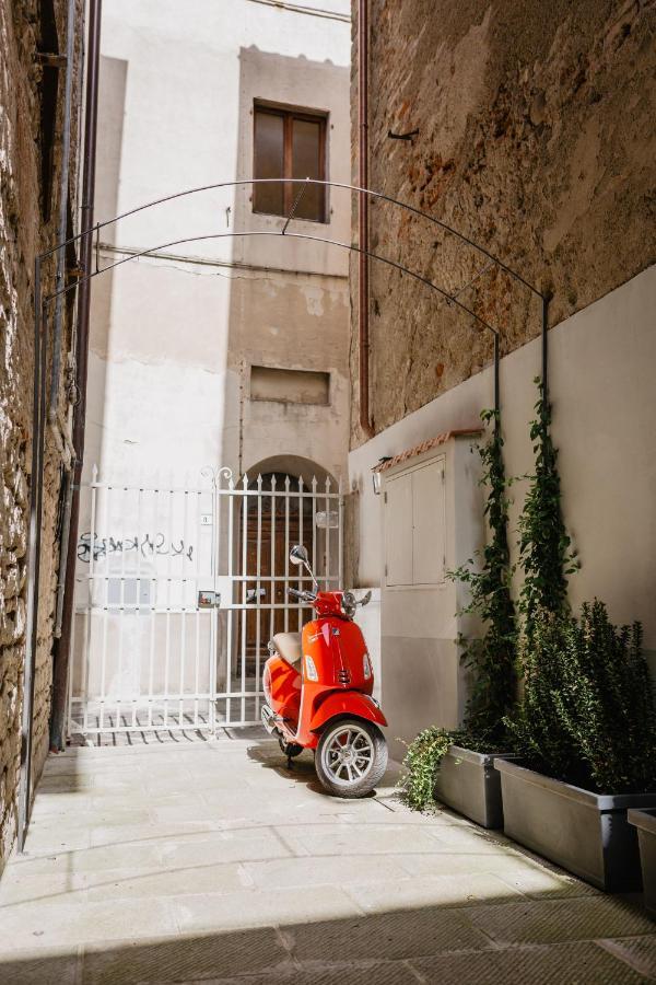Palazzo 42 - Boutique Hotel & Suites ピストイア エクステリア 写真