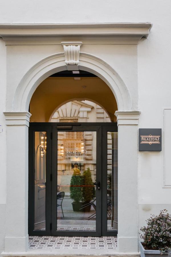 Palazzo 42 - Boutique Hotel & Suites ピストイア エクステリア 写真
