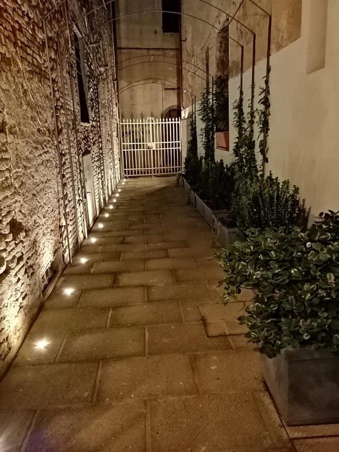 Palazzo 42 - Boutique Hotel & Suites ピストイア エクステリア 写真